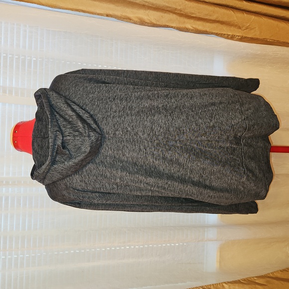 Marika 1X Soft Gray Hooded Long Sleeve Top - Picture 3 of 9